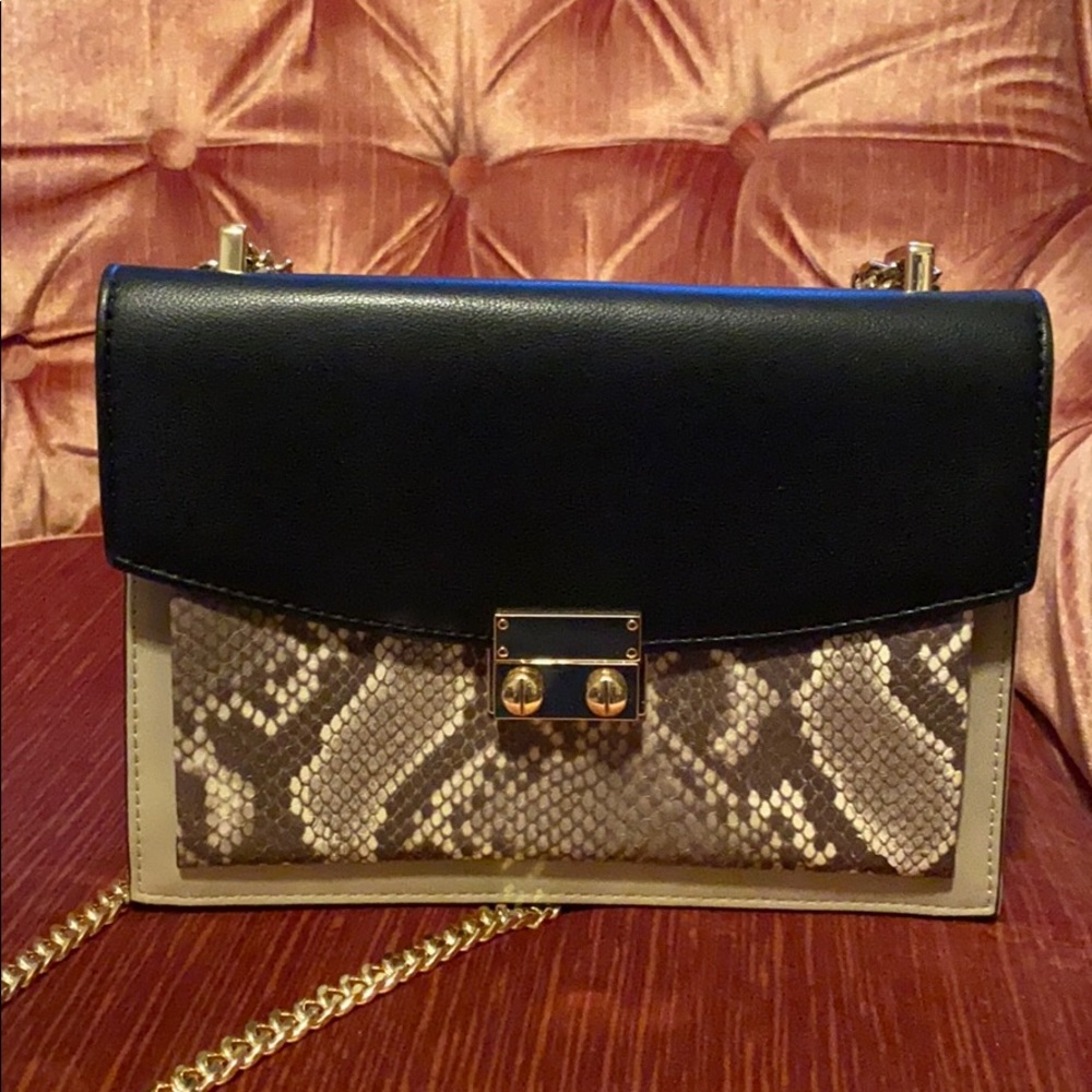 Express crossbody
